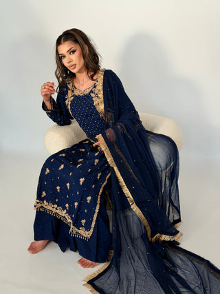 Royale Nahia Navy