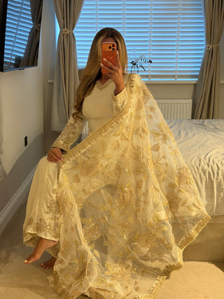 Duaa White x