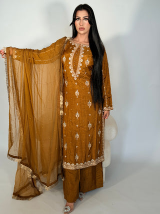 Royale Nurah Auburn