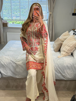 Elara White