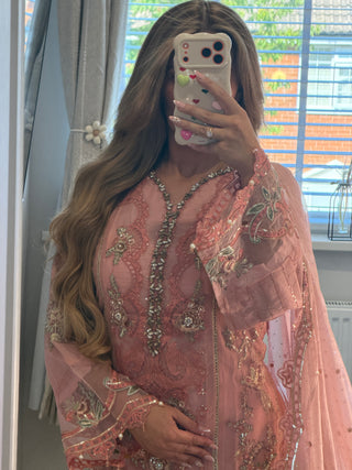 Amelle Pink