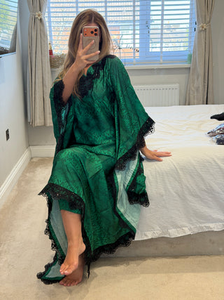 Nyra Kaftan x